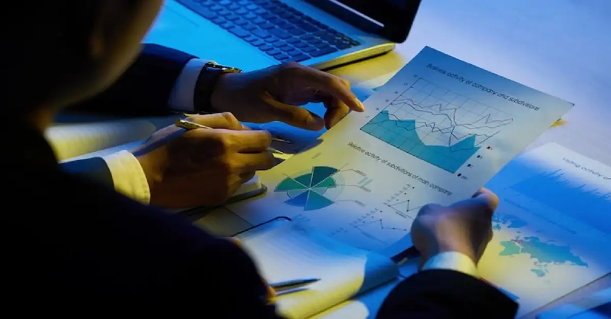 India in 2025: Challenges and Opportunities for Investors — Parimatch’s View
